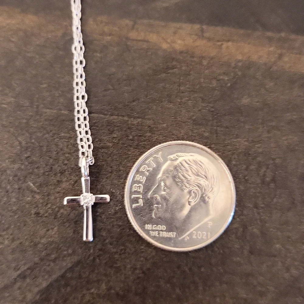 FAO Schwarz 9.25 Sterling Silver Cross With Crystal Stone Necklace
